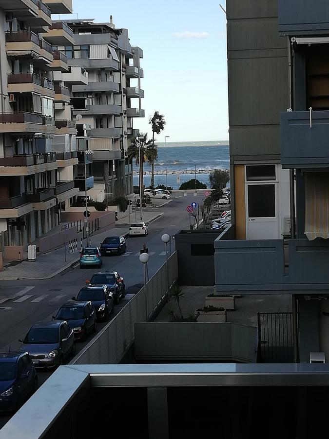 Levante Waterfront Bari Bagian luar foto